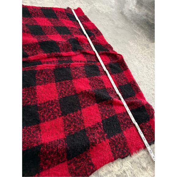 Buffalo Plaid Shawl Scarf Soft Wrap Red/Black Fringed O/S - Picture 5 of 6